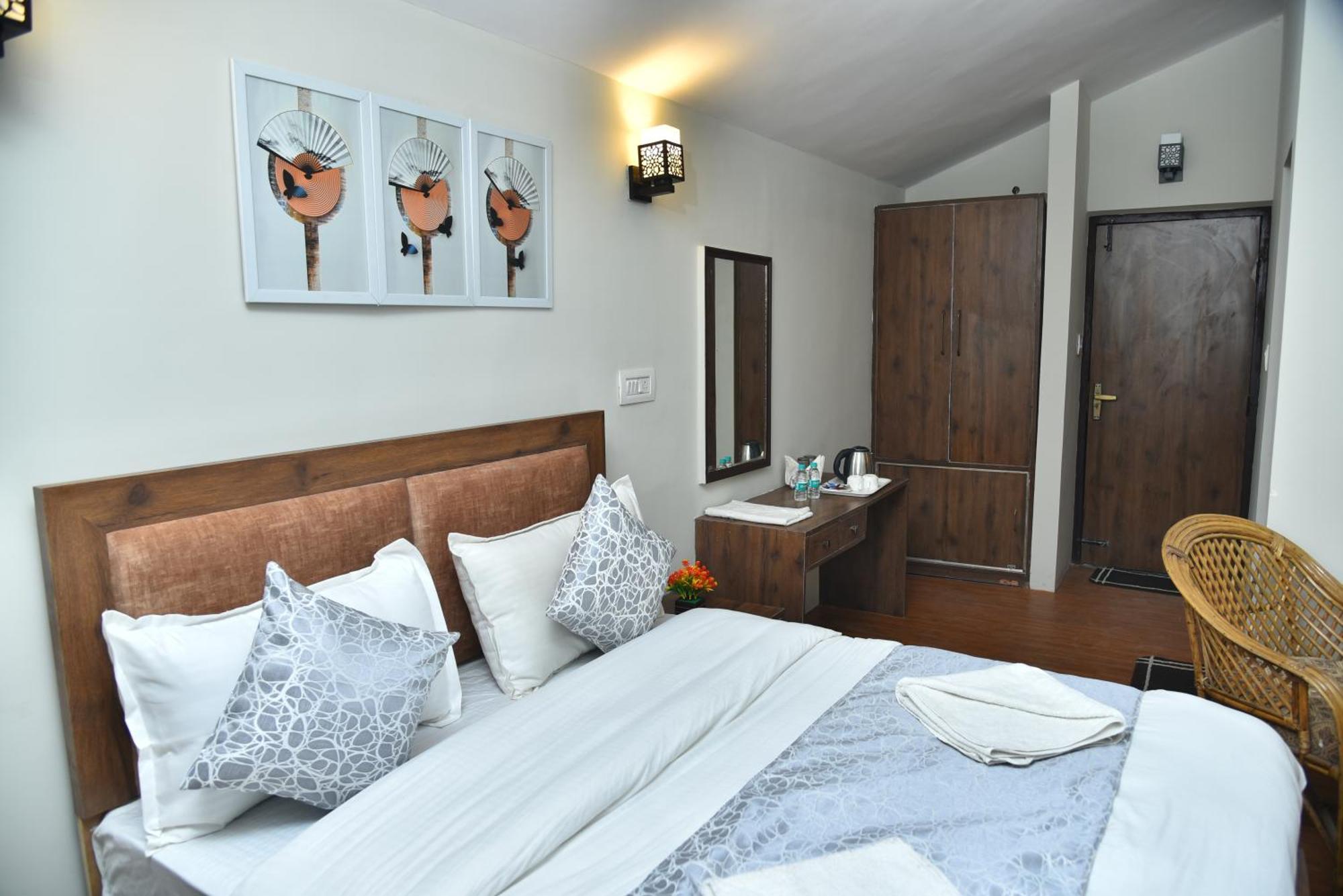 Kumaon Roop Resort Near Kainchi Dham Nainital Exterior photo