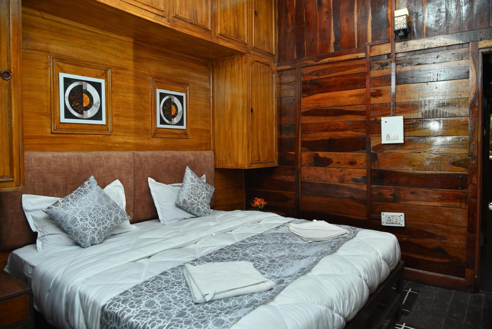 Kumaon Roop Resort Near Kainchi Dham Nainital Exterior photo