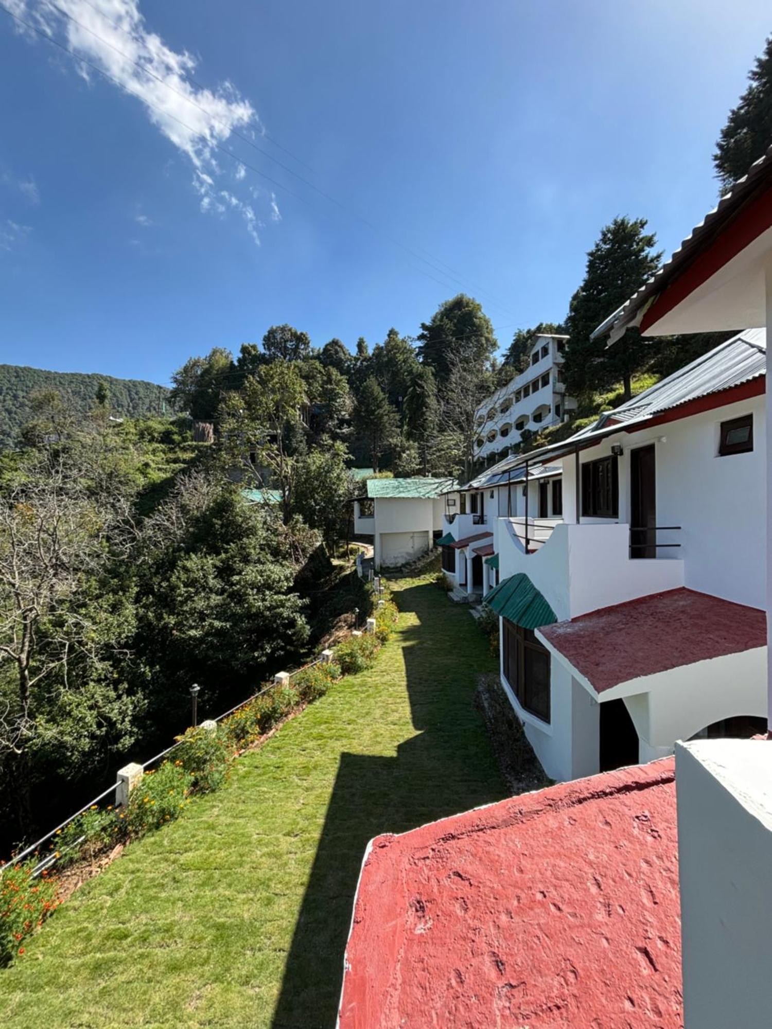 Kumaon Roop Resort Near Kainchi Dham Nainital Exterior photo