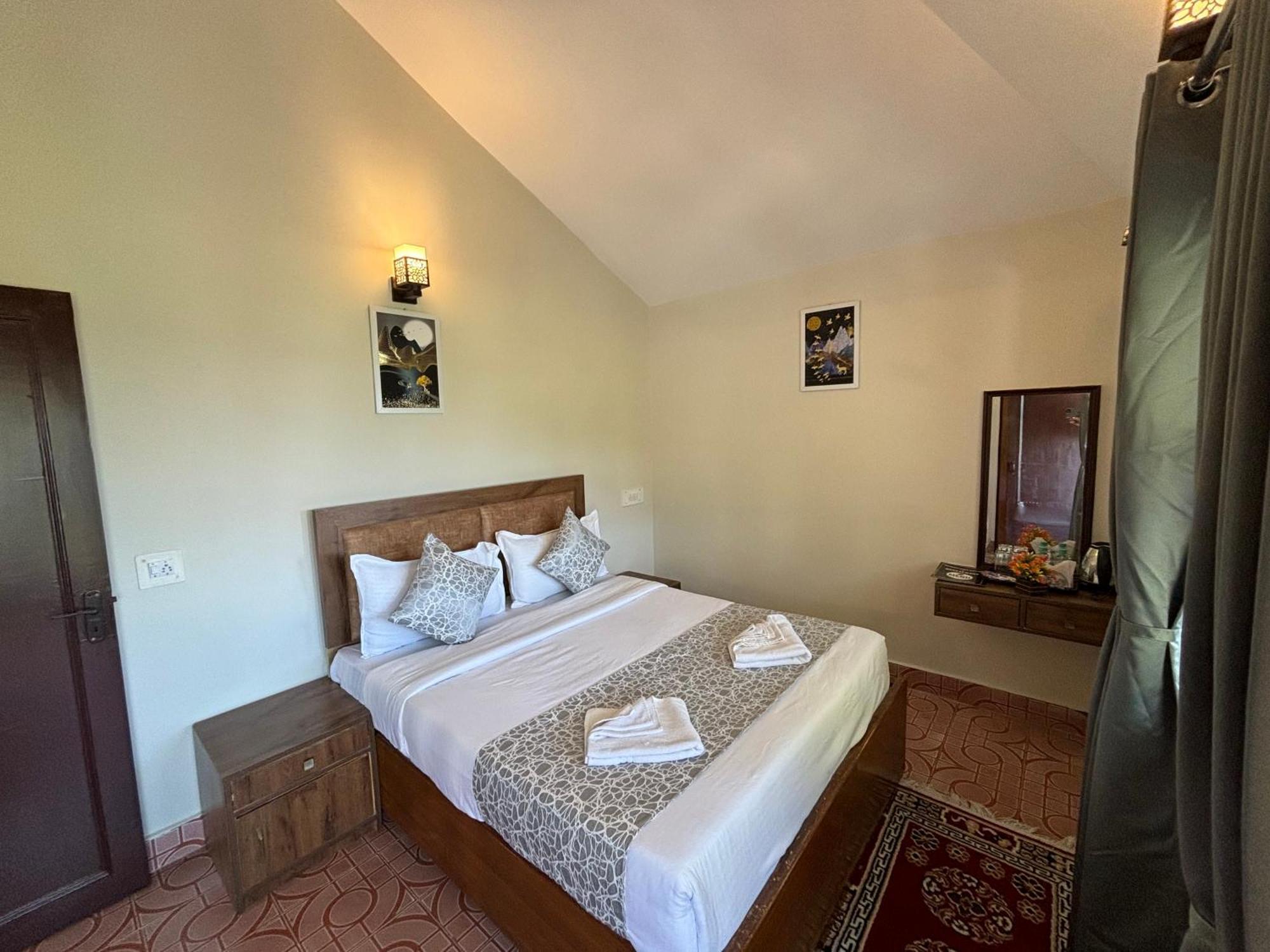 Kumaon Roop Resort Near Kainchi Dham Nainital Exterior photo