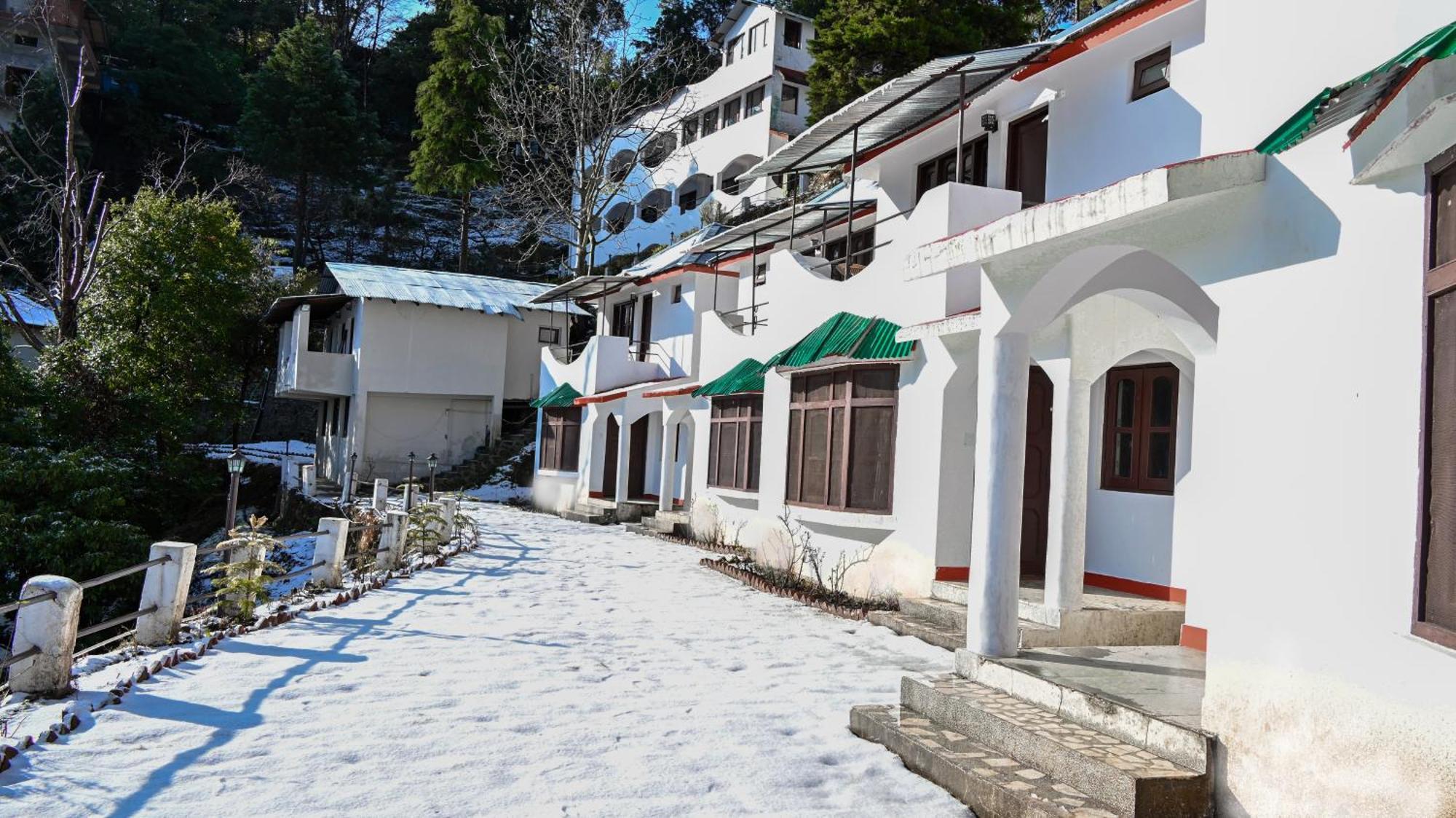 Kumaon Roop Resort Near Kainchi Dham Nainital Exterior photo